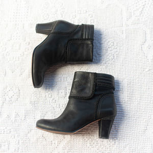 Antia Heeled Boots MADE IN SPAIN 10M Ribbon Detail Black Leather